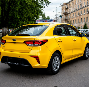 Российские таксопарки готовятся расстаться с иностранными автомобилями