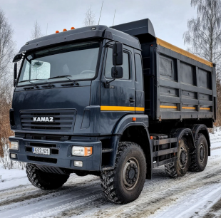 В Петербурге представлен новый российский самосвал КАМАЗ-65951