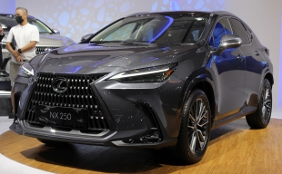 В России появился в продаже Lexus NX нового поколения за 10,2 млн рублей