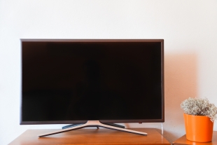 В России стали продавать телевизоры 755-й серии от компании TCL
